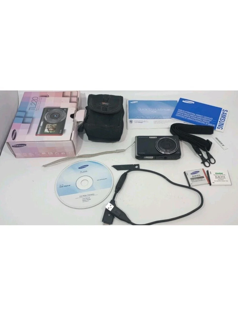 Samsung TL220 12.2 MP Digital Camera 2 Batteries Charger Case DVD AS IS READ